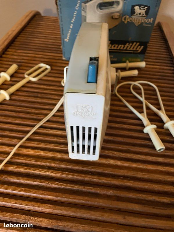 Batteur électrique Chantilly Peugeot Frères vintage