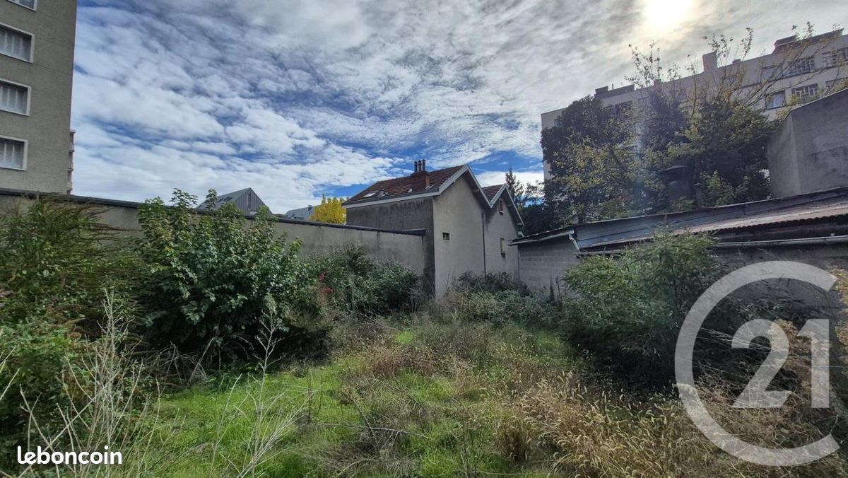 Terrain 605 m² · à Grenoble · 350 000 €