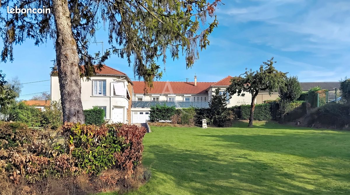 Maison 7 pièces 185 m² · à Chemillé-en-Anjou · 185 m² · 296 700 €