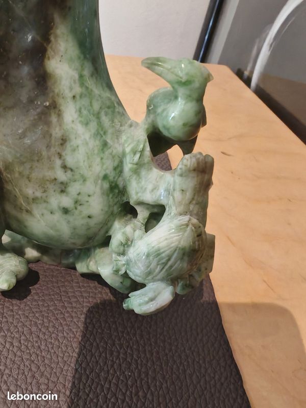 Vase en Jadeite chinois sculpté à la main ancien 19ème état satisfaisant (image 11)