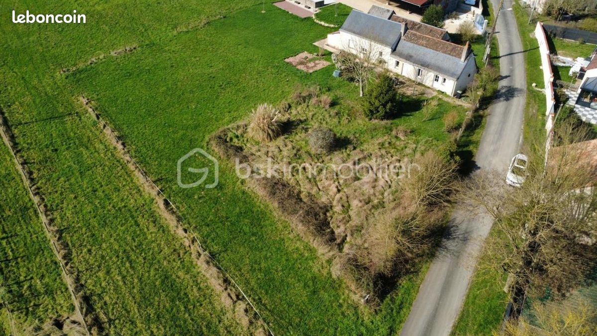 Terrain 1 547 m² Saint Antoine Du Rocher · à Saint-Antoine-du-Rocher · 135 000 €