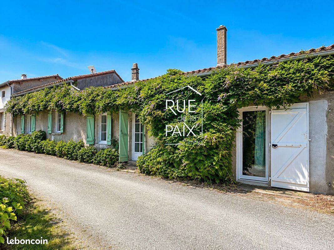 Maison 3 pièces 90 m² · à Fenioux · 90 m² · 82 500 €