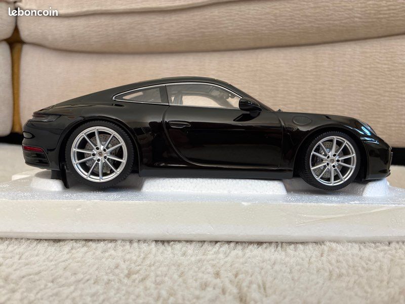 Porsche 911 type 991 carrera 4S (image 5)