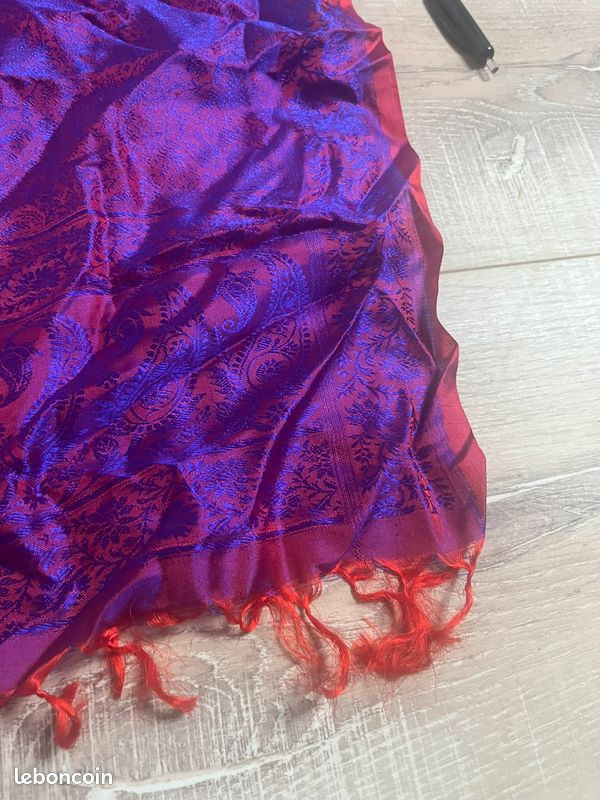 Lot de 3 Foulards et Étoles - Soie, Velours et Motifs Paisley (image 17)