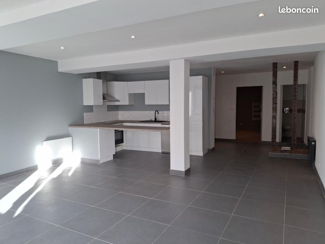 Maison 5 pièces 146 m² · à Saint-Julien-de-Vouvantes · 146 m² · 692 €