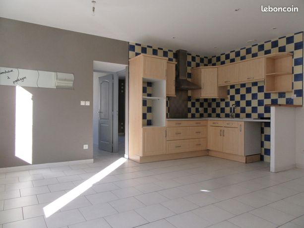 T3 64 m² au premier étage en centre ville de Coursan
