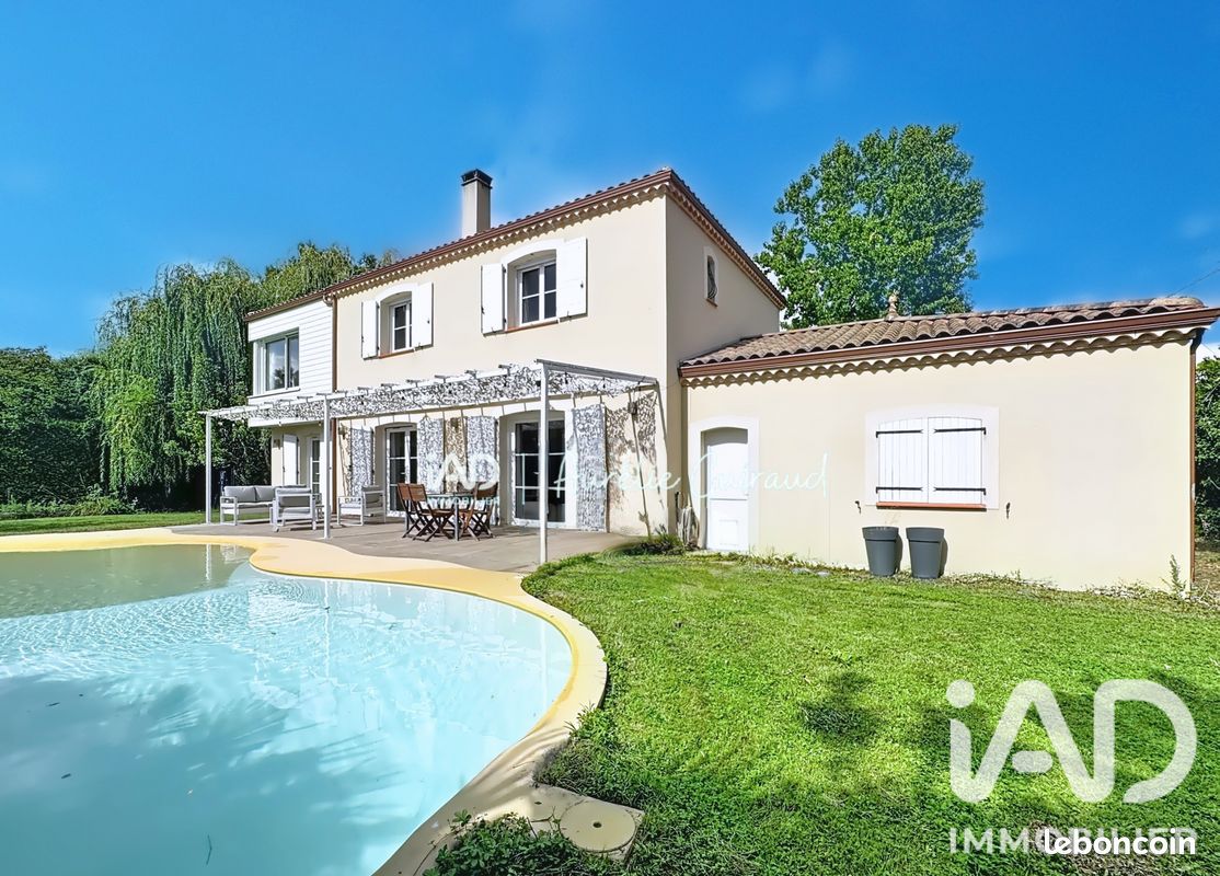 Maison 6 pièces 154 m² · à Péchabou · 154 m² · 525 000 €