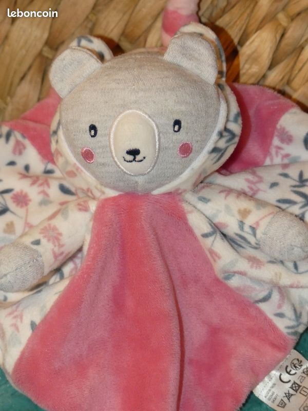Doudou Ours Gémo – Gris Rose Bleu Avec Fleur Et Capuche – Lot De Doudous – Occasion