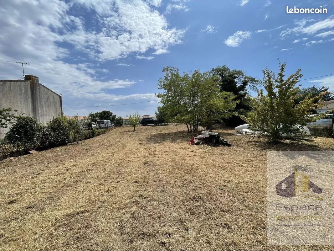 Terrain 624 m² · à Le Thou · 624 m² · 82 000 €