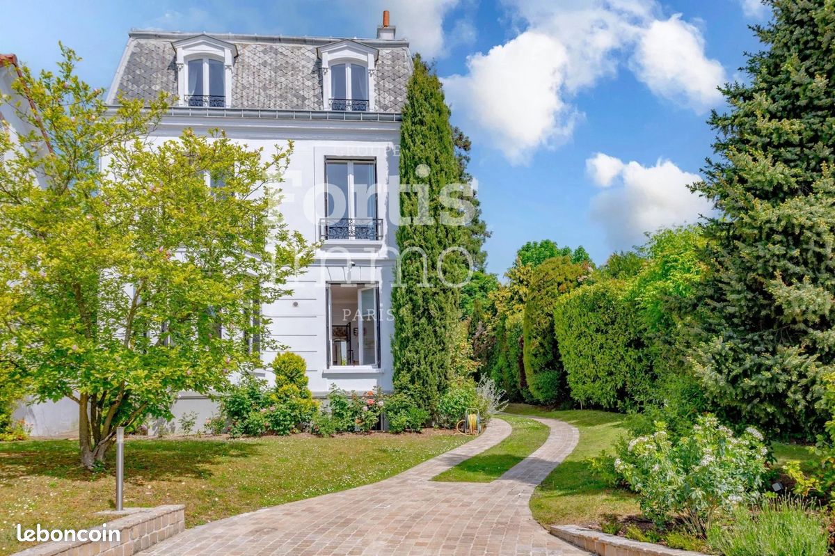 Maison 11 pièces 333 m² · à Saint-Cloud · 333 m² · 3 300 000 €