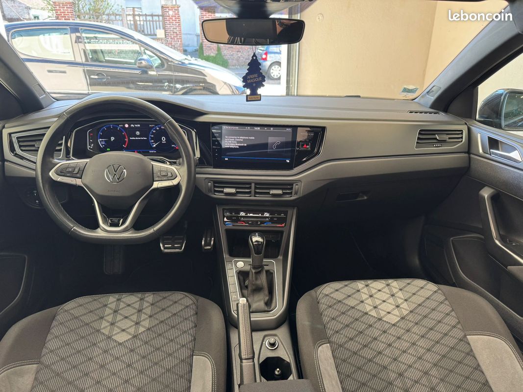 VW polo 1.0 TSI R-LINE 110 ch toit ouvrant panoramique gps xenon 2022 DSG7 parfait etat (image 5)