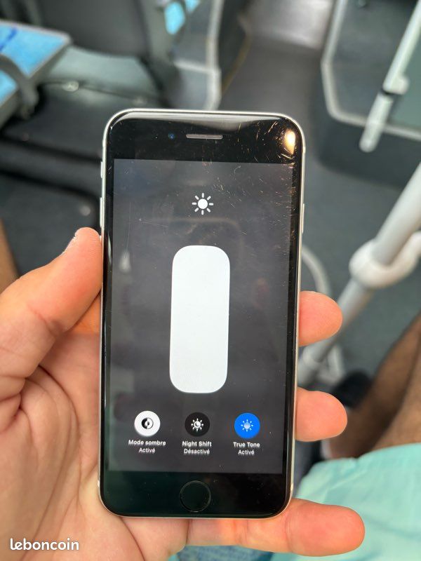 IPhone se 2020 (image 3)