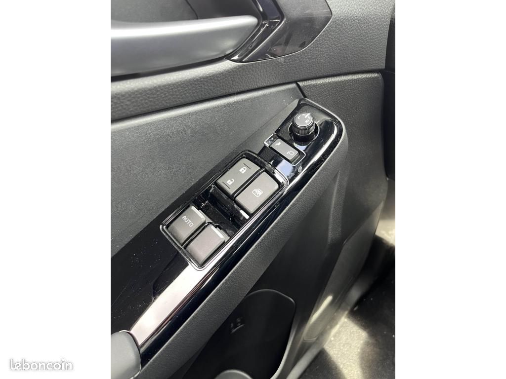 ISUZU D-MAX NOUVEAU * 39 158 HT *SPACE CABINE 2.2L D NITRO SPORT BVA8 4x4 PICK UP 2026 (image 12)