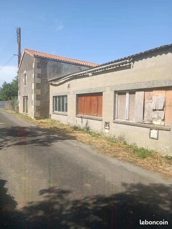 Maison 2 pièces 150 m² · à Petosse · 150 m² · 49 000 €