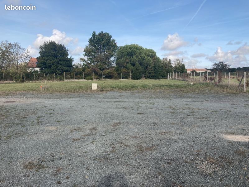 Terrain 627 m² · à Lairoux · 29 895 €