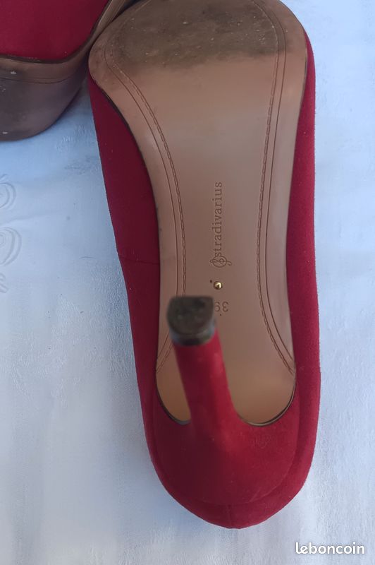 Escarpins Talon Aiguille Stradivarius Nubuck Moutarde - Taille 40 - Très Bon état