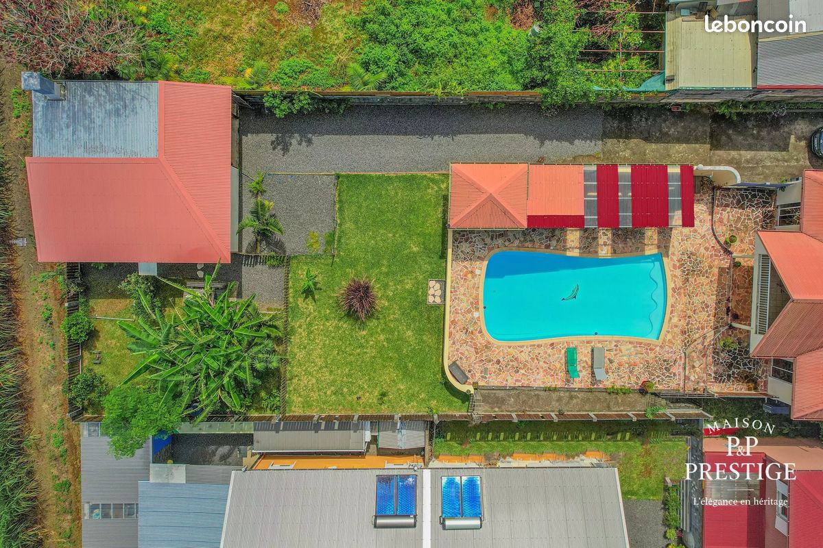 Maison 7 pièces 210 m² · à Saint-Joseph · 210 m² · 468 000 €