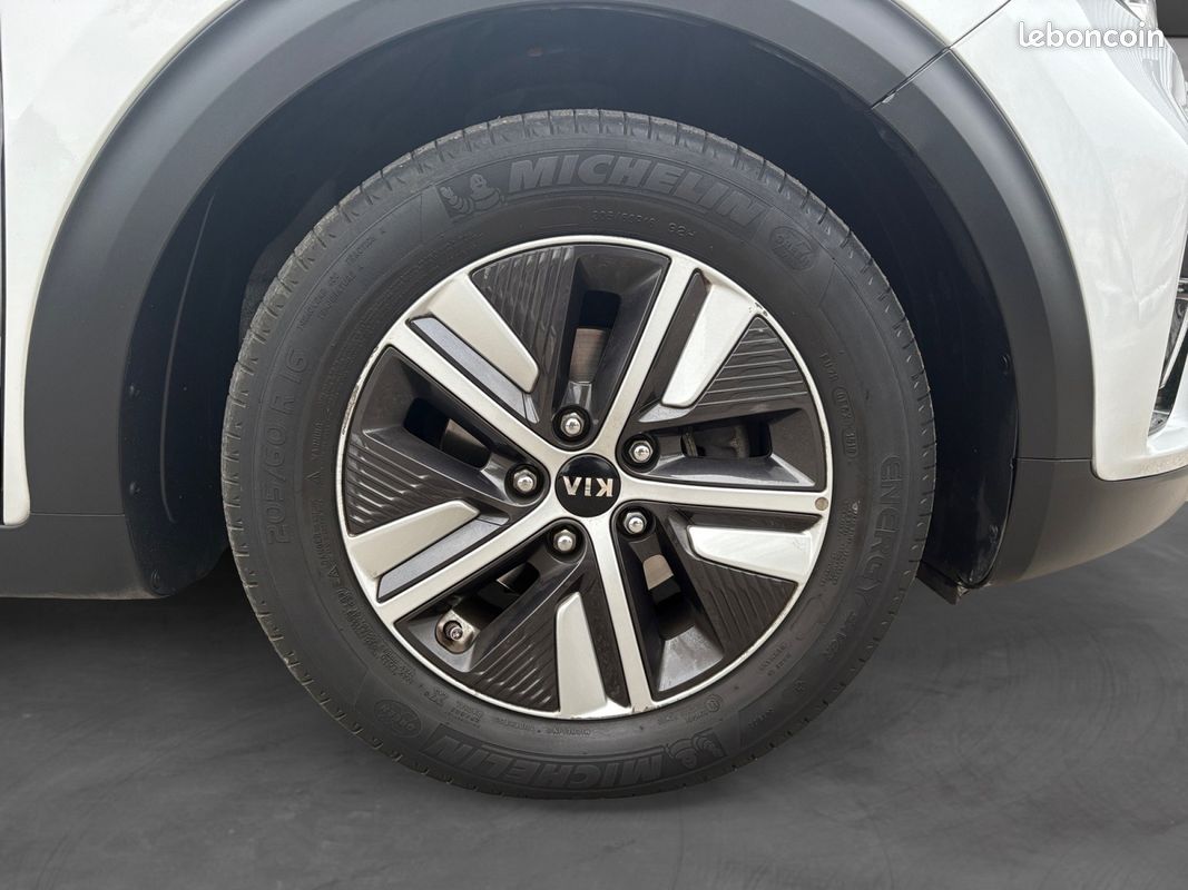 KIA NIRO 1.6 GDi Hybride 141 ch DCT6 / CAMÉRA / RADARS AV + AR / CAR PLAY /4 PNEUS NEUFS/GARANTIE KIA 2027 (image 17)