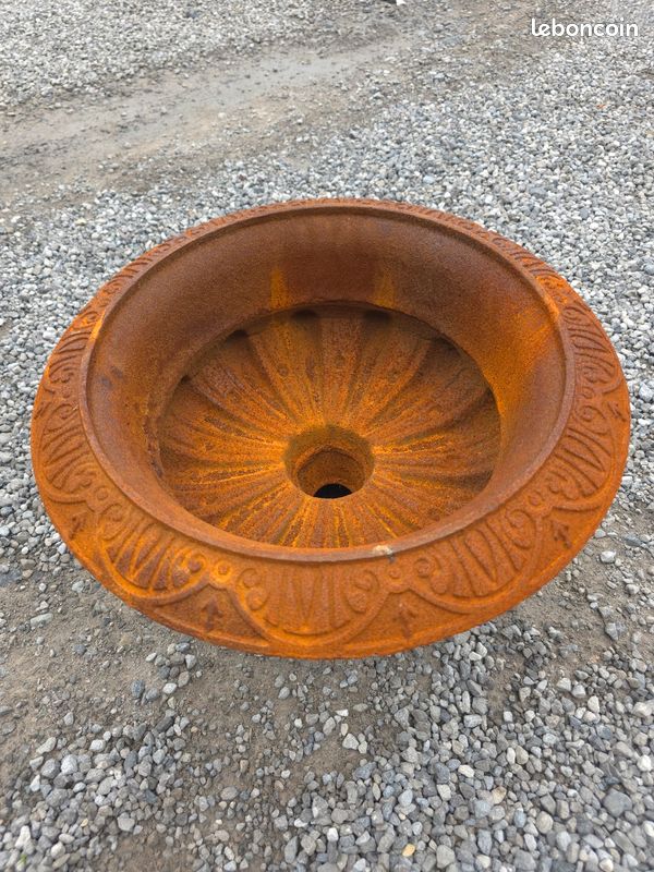 Vase médicis en fonte (image 2)
