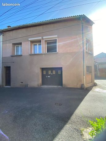 Maison de bourg à rénover – 76 m² sur 3 niveaux avec cour extérieur mitoyenne et cave