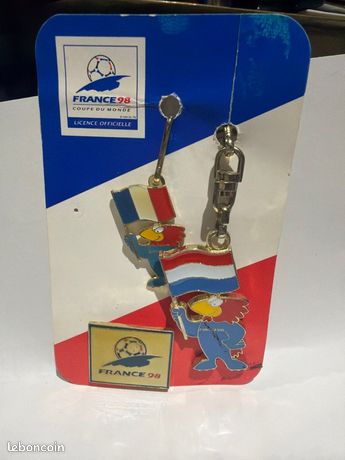 PORTE CLE Jeux Olympiques GRENOBLE 68 en plastique et couleurs du