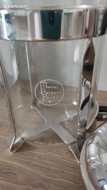 Cafetière à piston Olympia inox 12 tasses – 1,5 L