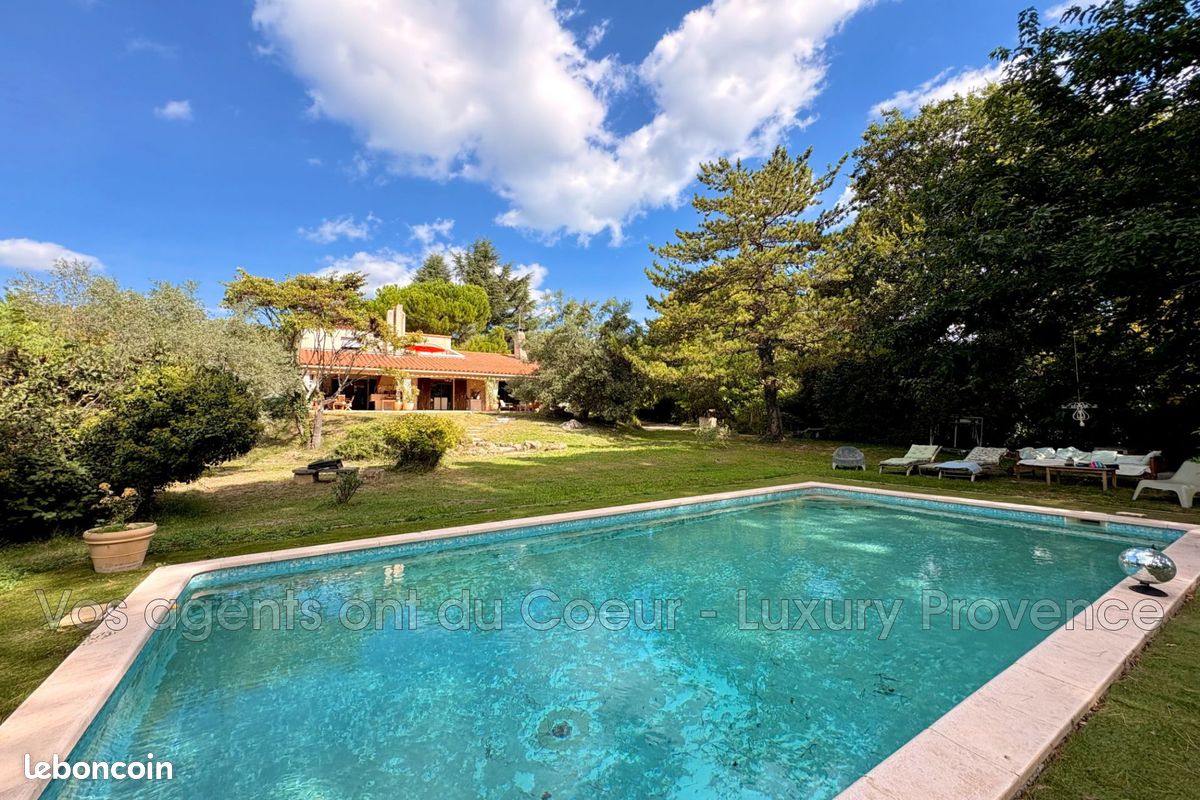 Maison 5 pièces 190 m² · à Simiane-Collongue · 190 m² · 849 000 €