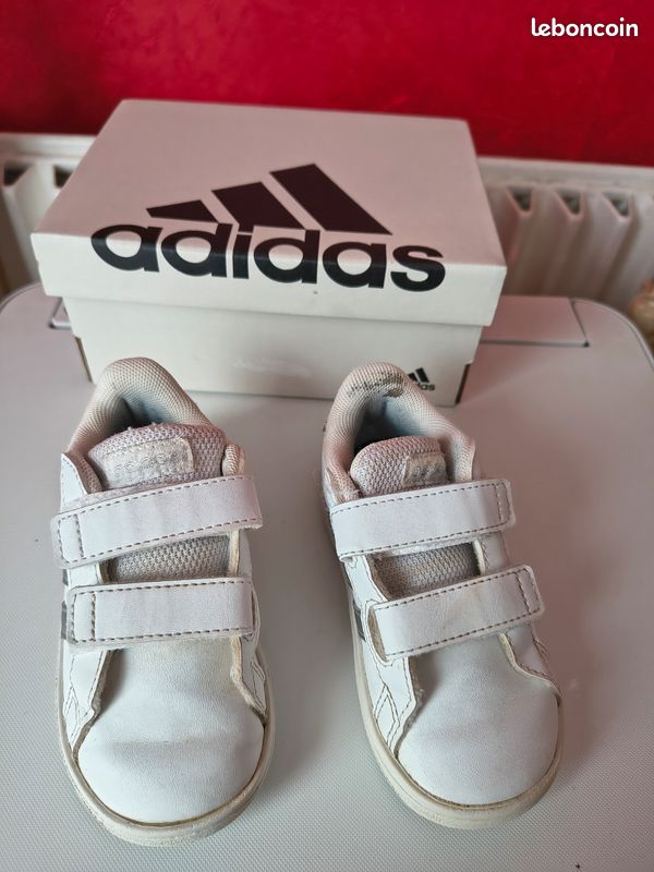 Addidas basket tennis chaussures enfant pointure 22.23 (image 1)