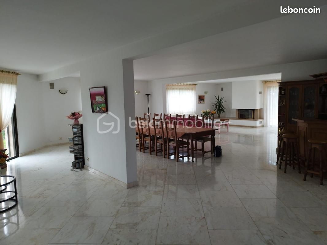 Maison 11 pièces 420 m² (image 10)