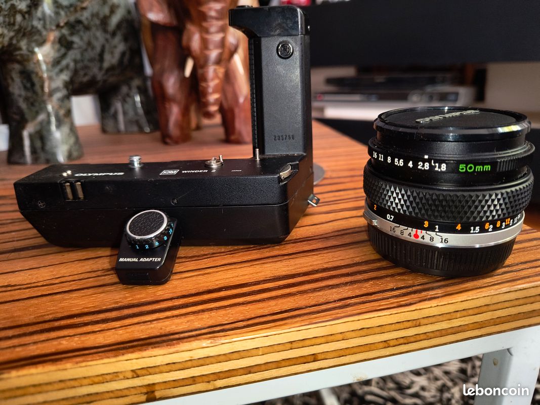 Appareil Photo Argentique Olympus OM-10 Avec Winder 2 - Pour Pièces / Non Testé
