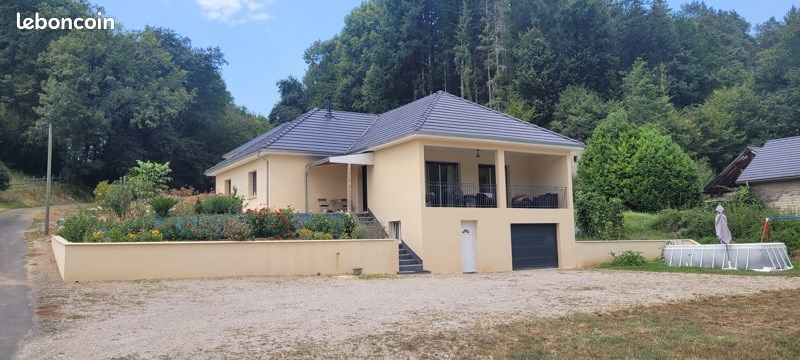 Maison 5 pièces 110 m² · à Altillac · 110 m² · 285 000 €