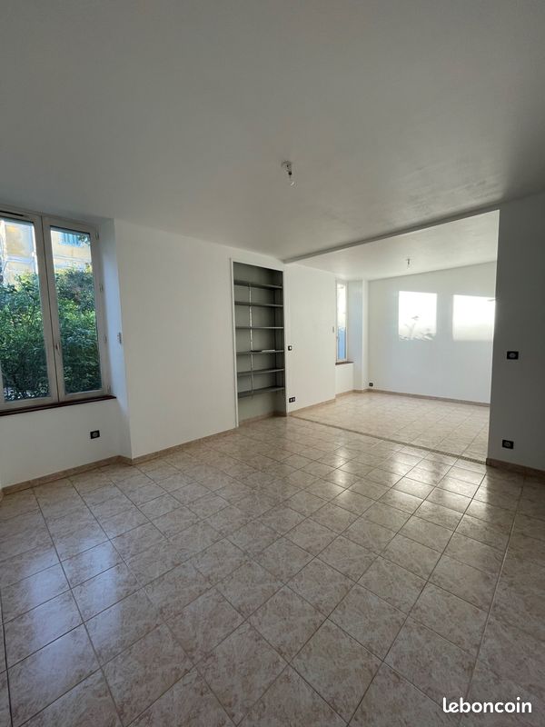 Appartement 3 pièces 70 m² · à Hyères · 70 m² · 1 060 €/mois