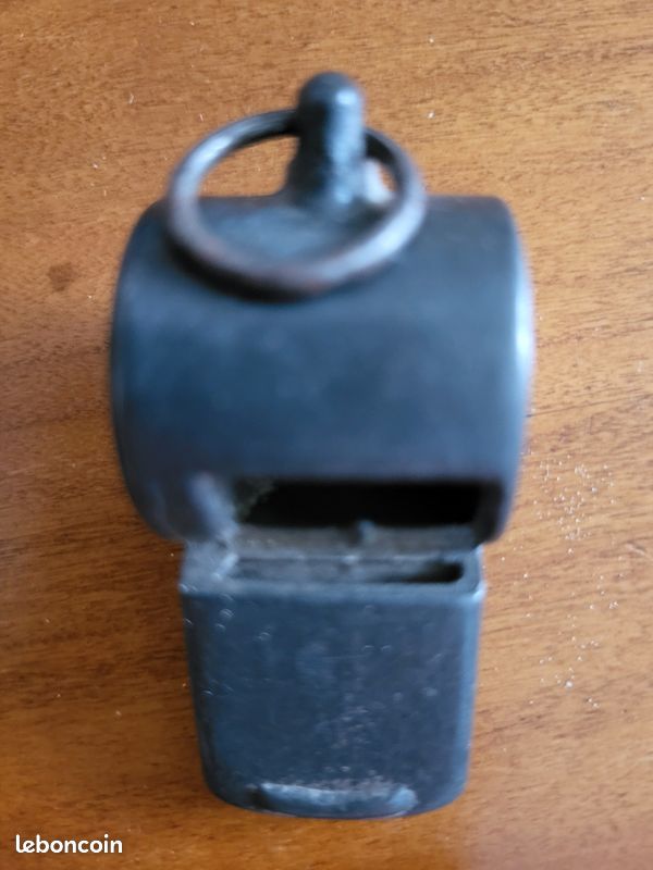 ANCIEN SIFFLET METAL avec bille bois H N logo encre vintage