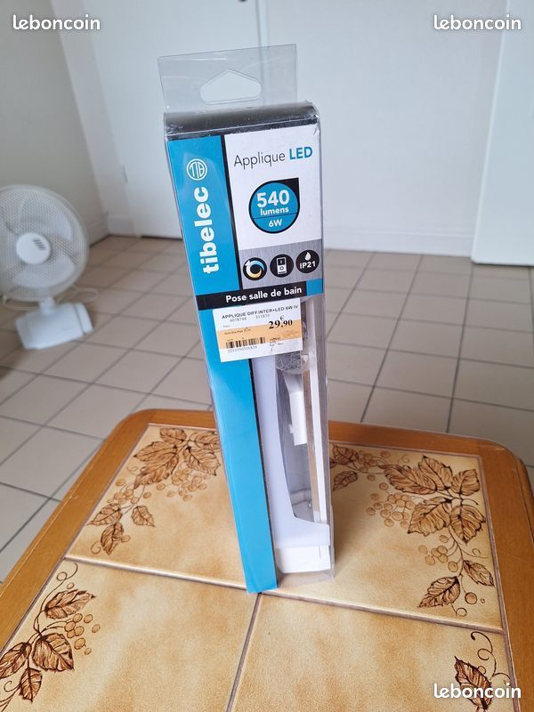 Applique néon LED marque TIBELEC 540 lumens jamais servie (image 4)