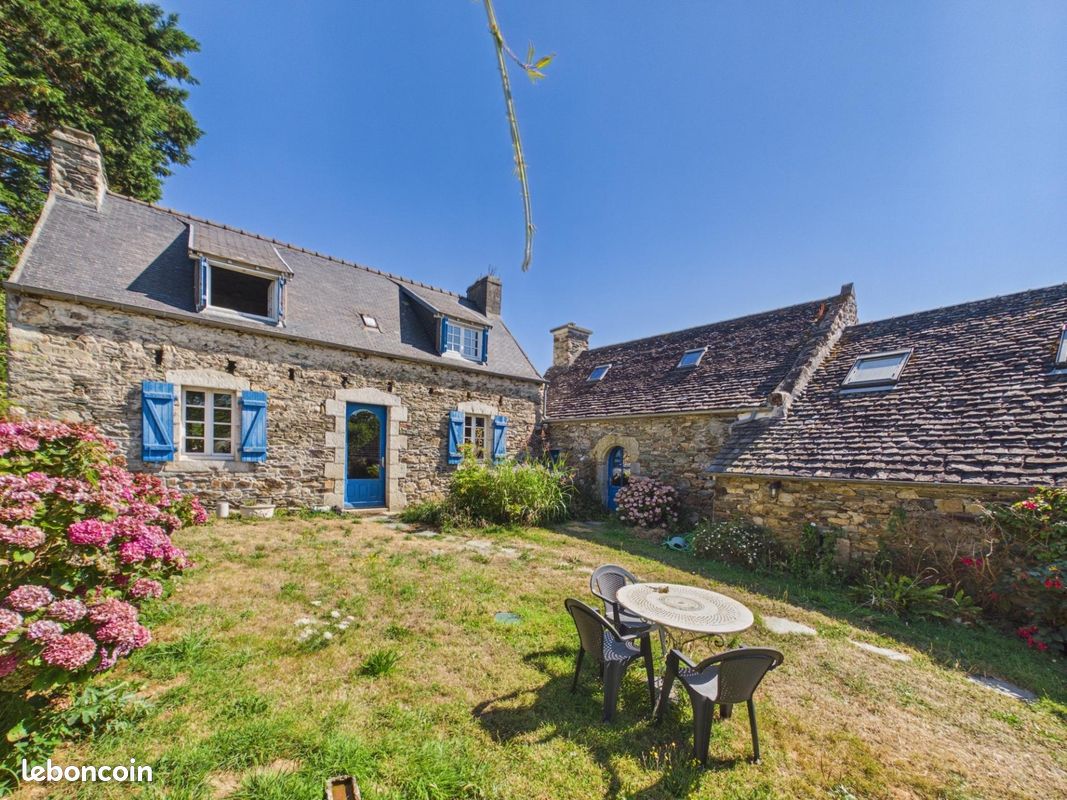 Maison 8 pièces 155 m² · à Guimaëc · 155 m² · 368 000 €