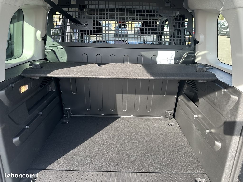 Citroen BERLINGO TAILLE M - 1.5 BLUEHDI 130CH S&S MAX EAT8 5 PLACES (image 16)