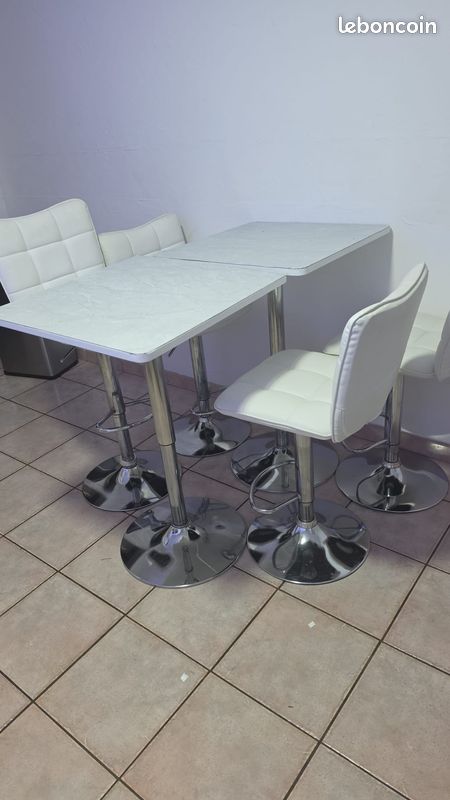 Deux tables + 4 tabourets (image 1)