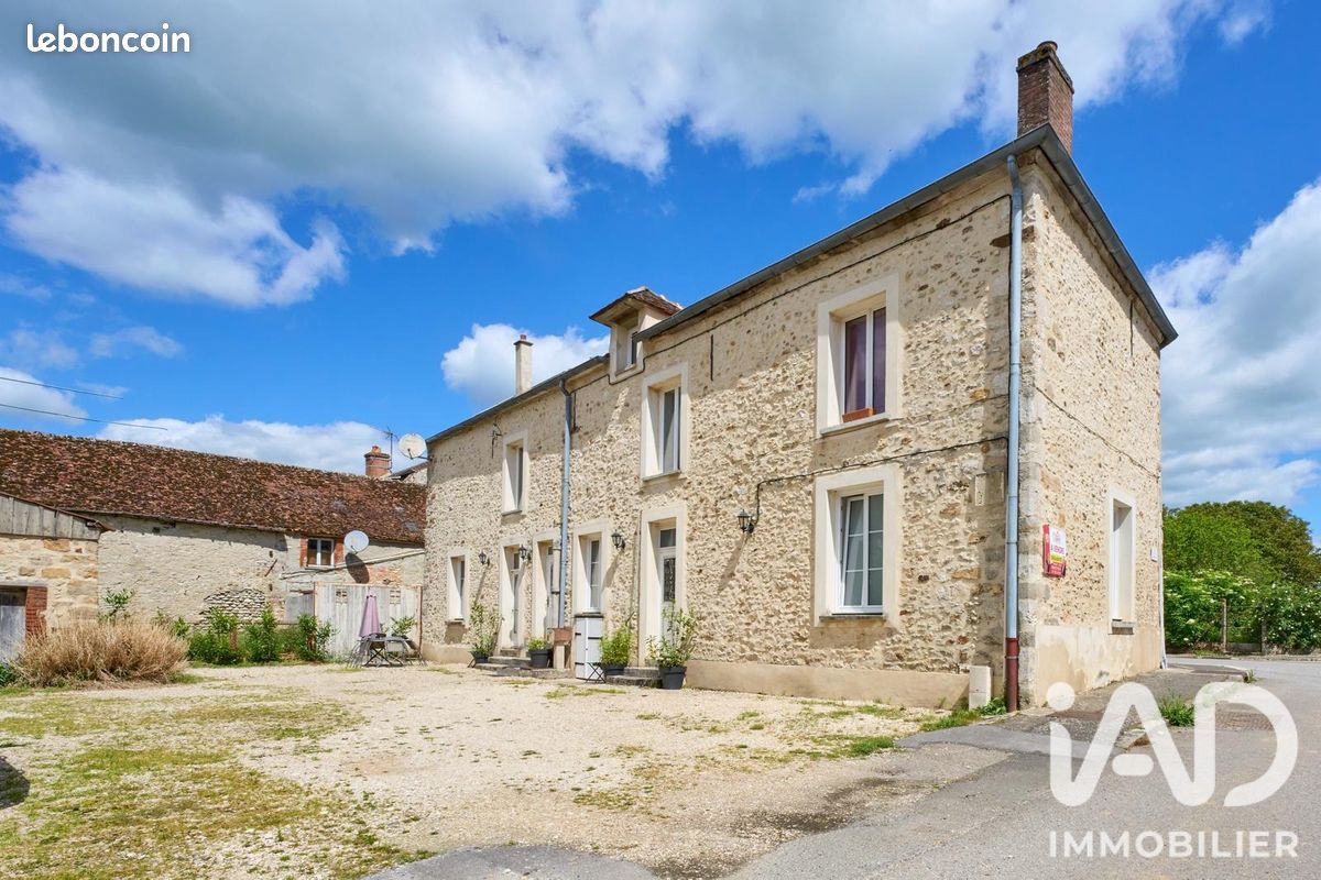 Maison 10 pièces 288 m² · à Augers-en-Brie · 288 m² · 359 500 €