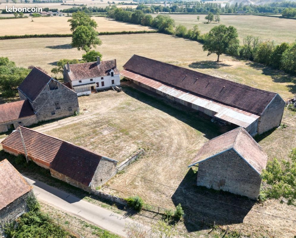 Maison 5 pièces 180 m² · à Marcigny-sous-Thil · 180 m² · 185 000 €