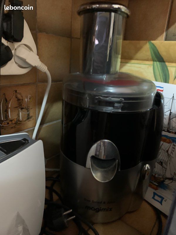 Centrifugeuse Magimix Salad and Juice (image 1)