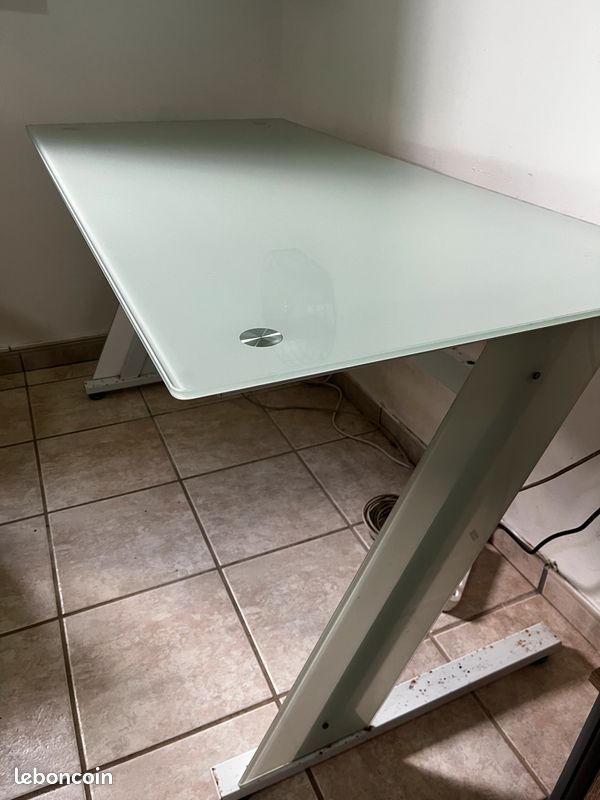 Bureau en verre – 140×70 cm – Très bon état (image 2)
