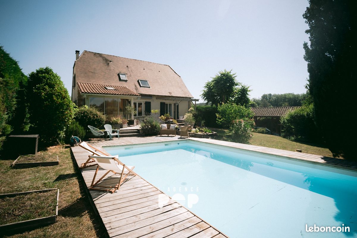 Maison 6 pièces 162 m² · à Champcevinel · 162 m² · 300 000 €