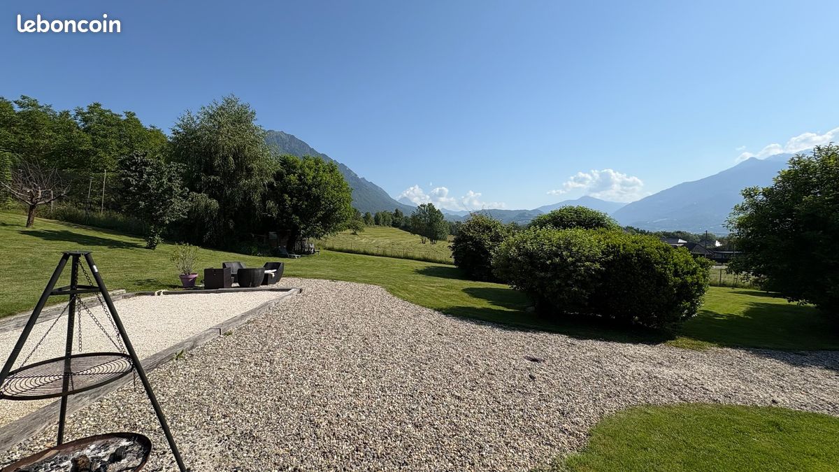 Maison 1 pièce 180 m² · à Gilly-sur-Isère · 180 m² · 230 000 €