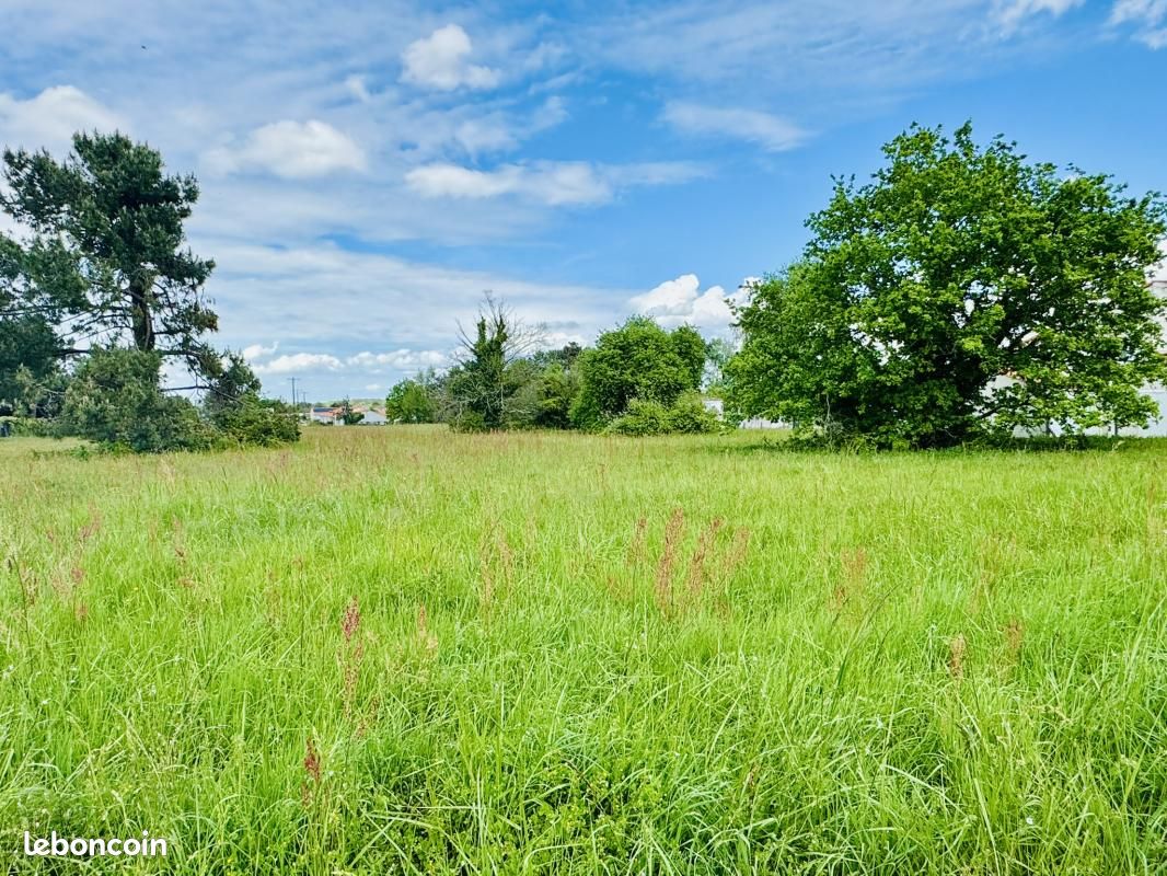Terrain 395 m² Chermignac · 27 505 €