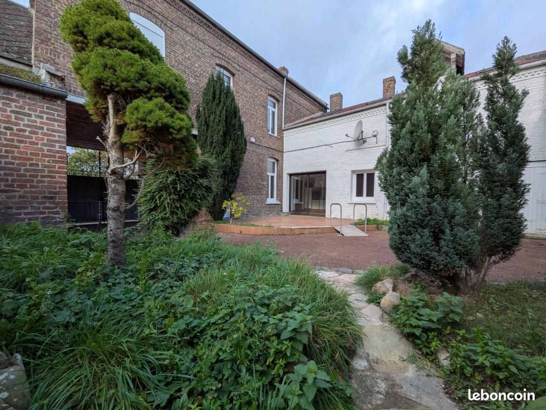 Maison 5 pièces 169 m² · à Cambrai · 169 m² · 259 800 €