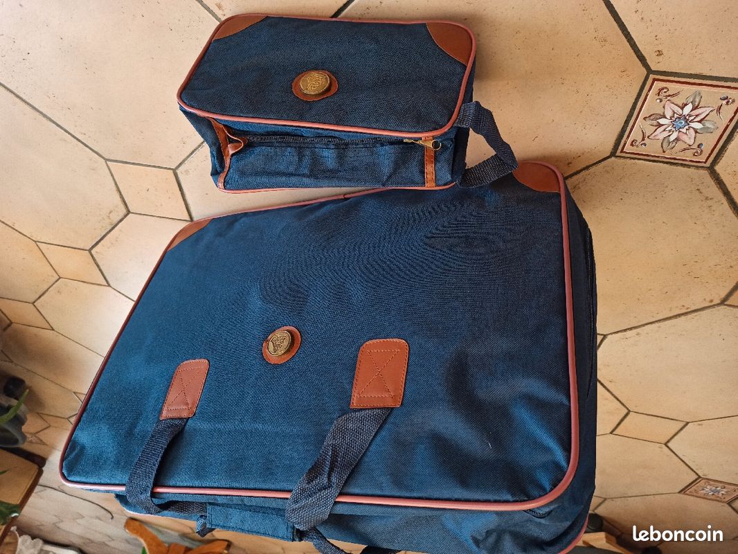 Set de voyage : valise + trousse de toilette (image 1)
