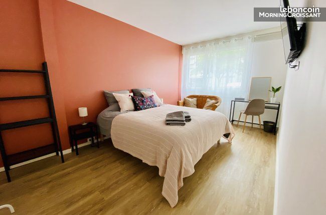 Appartement a louer  - 1 pièce(s) - 90 m2 - Surfyn