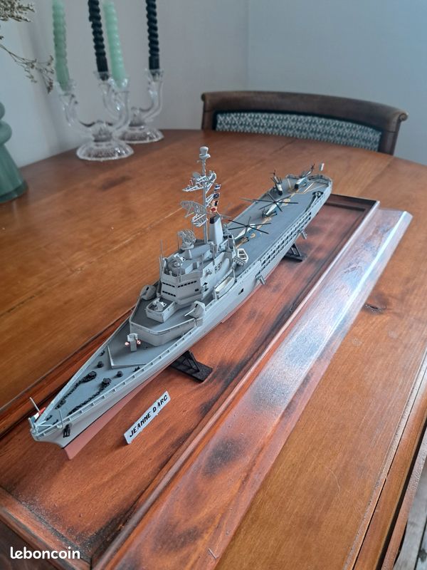 Bateau JEANNE D'ARC Porte-hélicoptères Français 1964 1/350 Trumpete