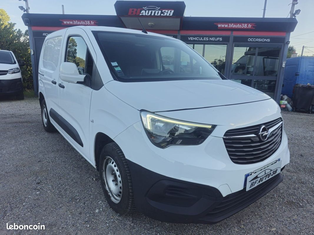 10000 HORS TAXE OPEL COMBO 1.5 HDI 100cv 3PLACES CLIM GPS CAMERA REPRIS POSSIBLE (image 1)