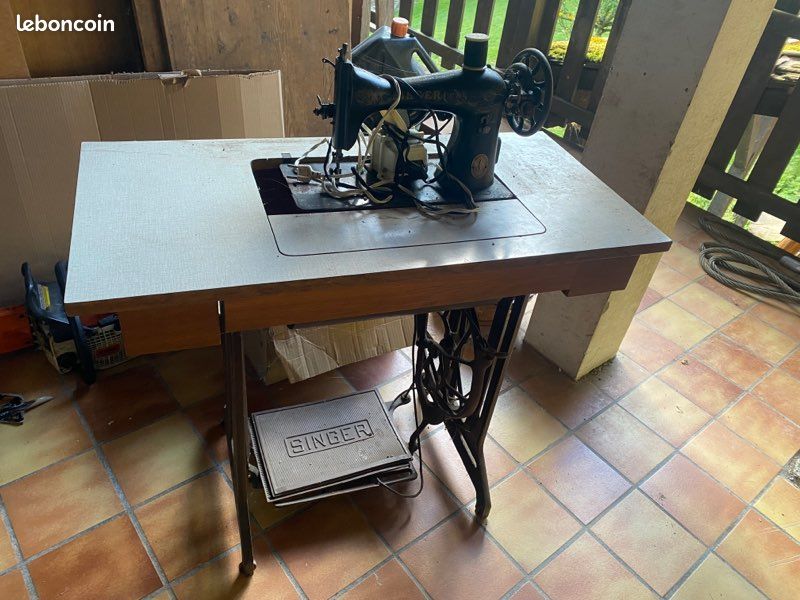 Machine à coudre Singer (image 1)